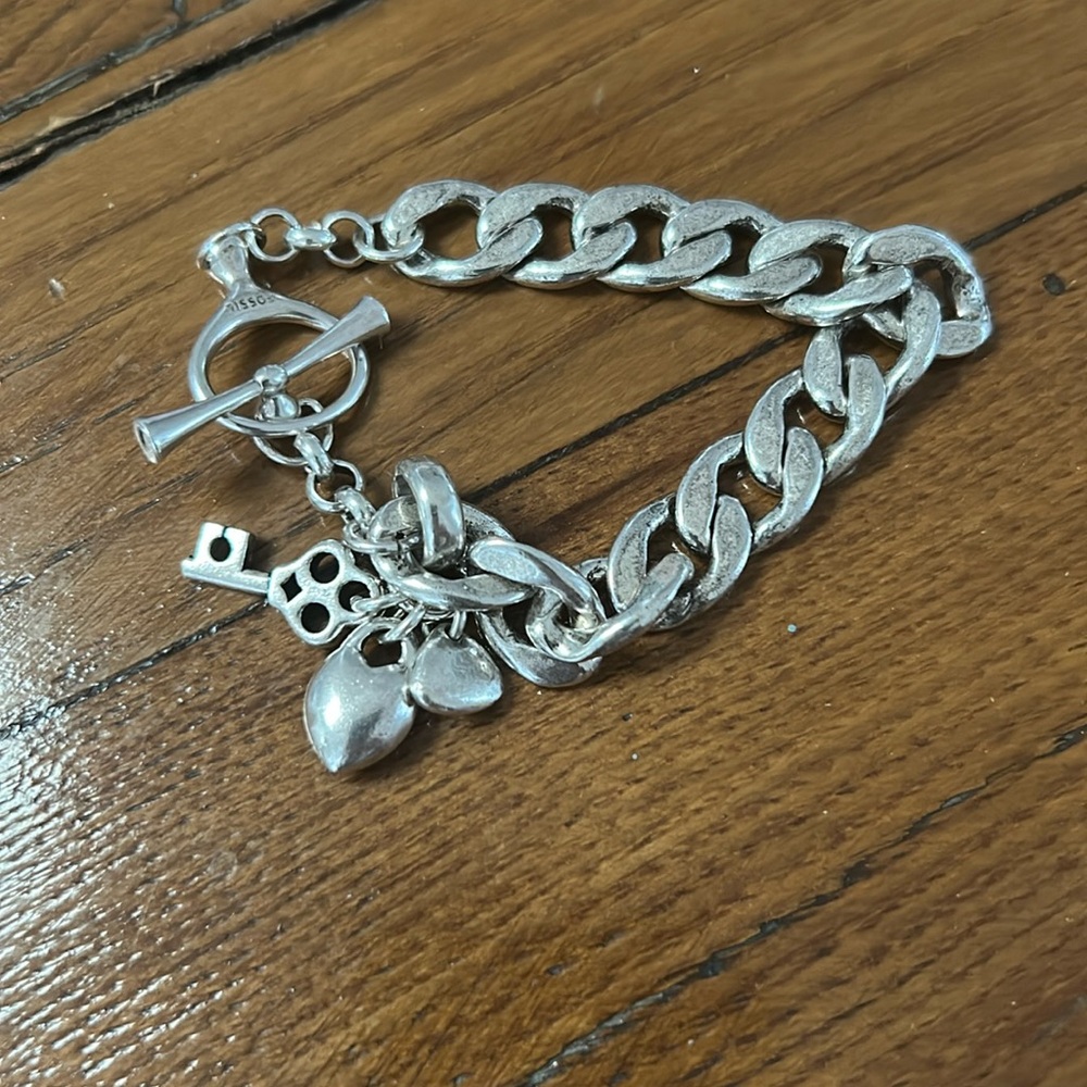 FOSSIL Chunky Silver Tone Charm Bracelet